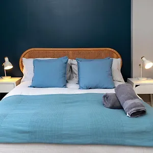  Apartment Cosy One Bedroom With Free Evening Parking